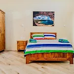 Pitt House Villa