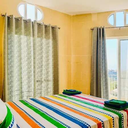 Pitt House Villa Nadur