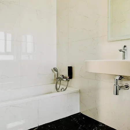 Pitt House * Nadur